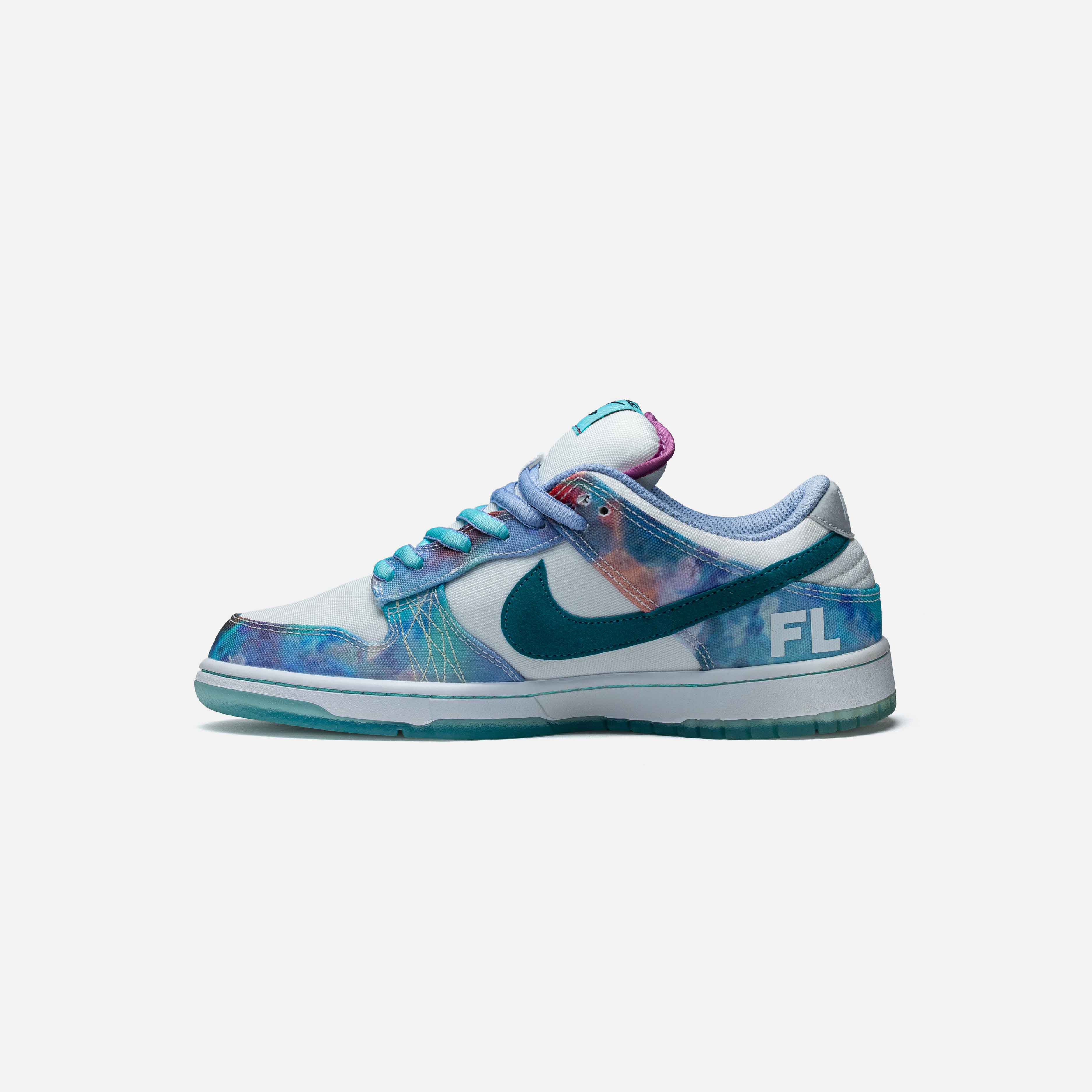 NIKE SB DUNK LOW X FUTURA LABS "BLEACHED AQUA"