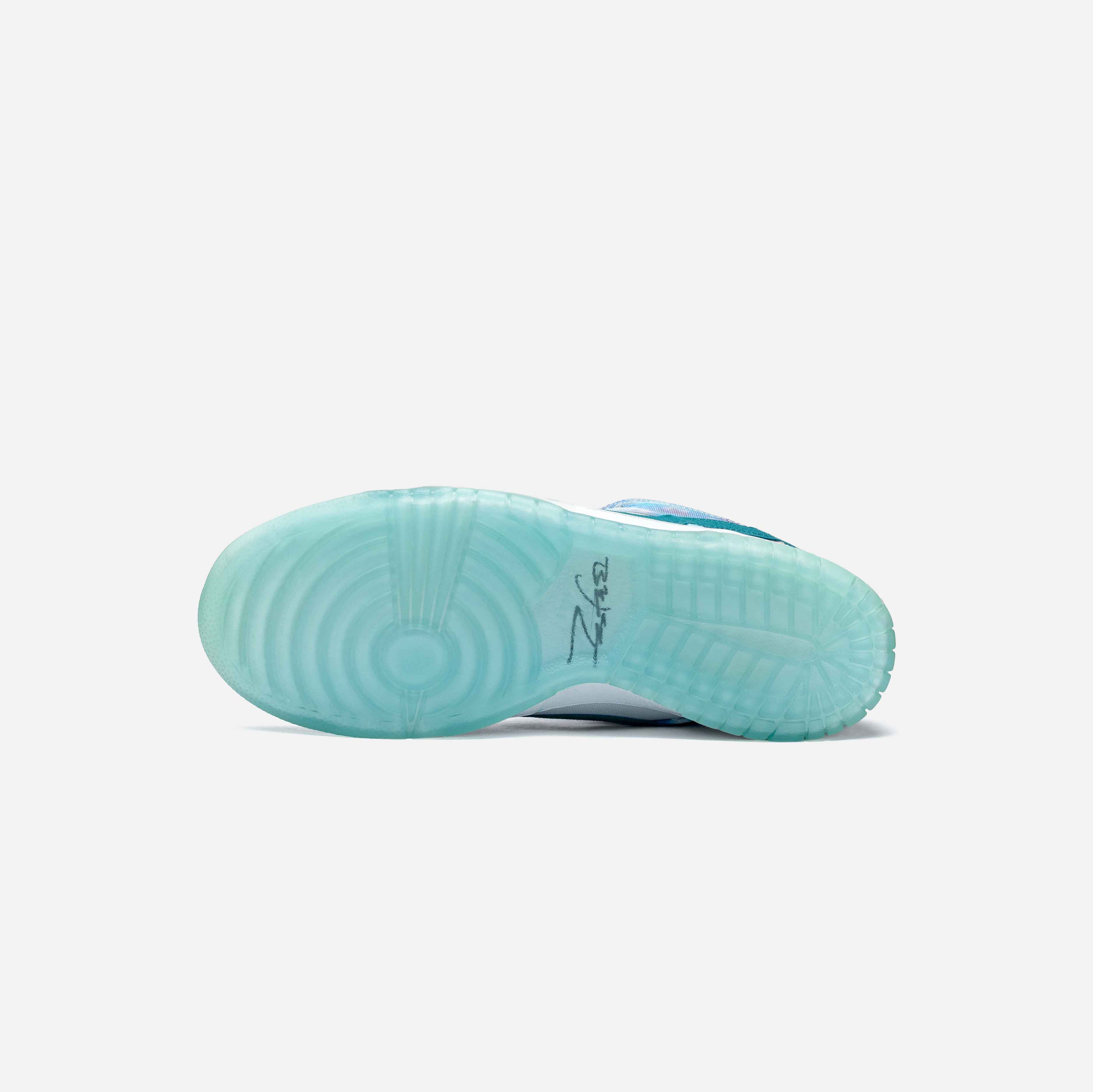 NIKE SB DUNK LOW X FUTURA LABS "BLEACHED AQUA"