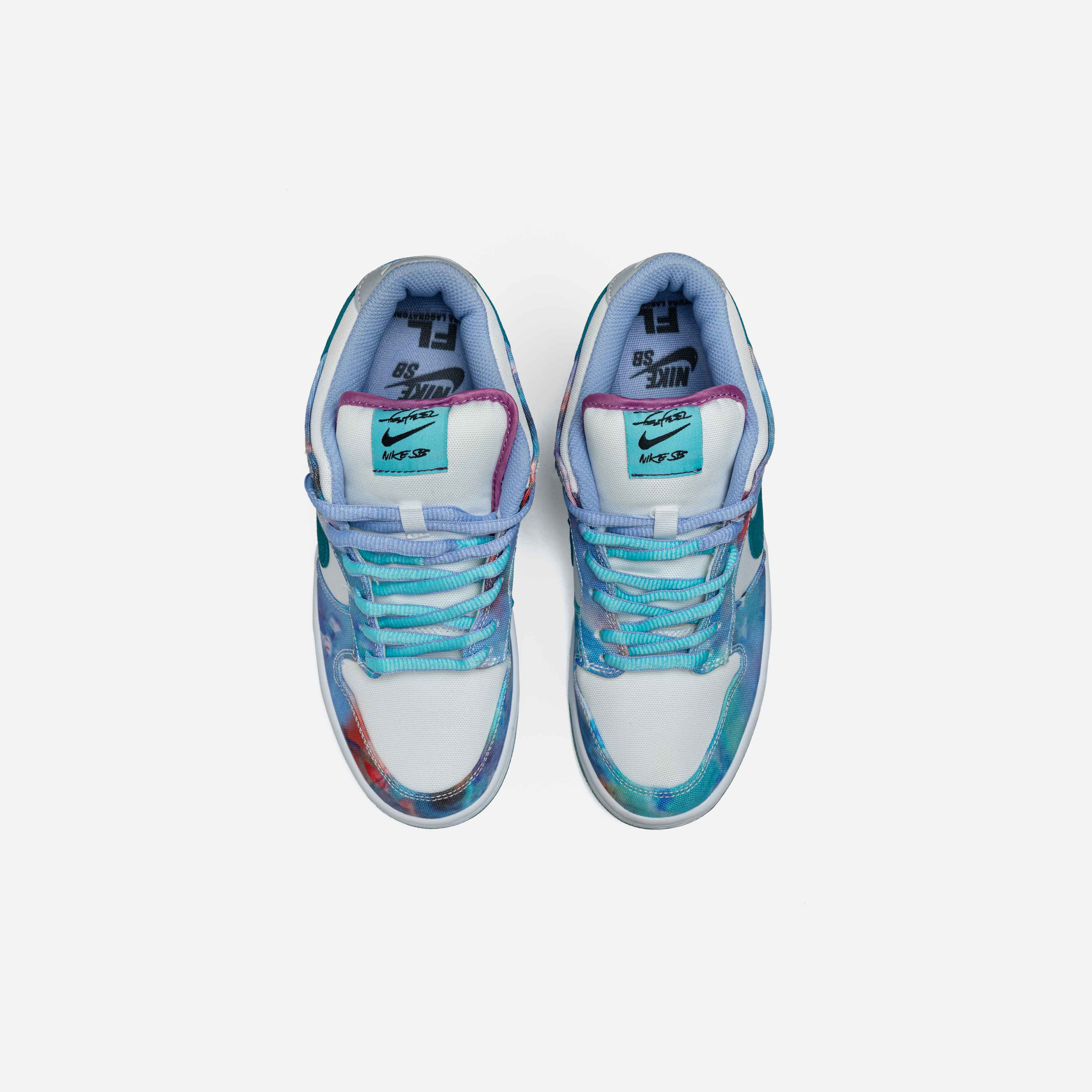 NIKE SB DUNK LOW X FUTURA LABS "BLEACHED AQUA"