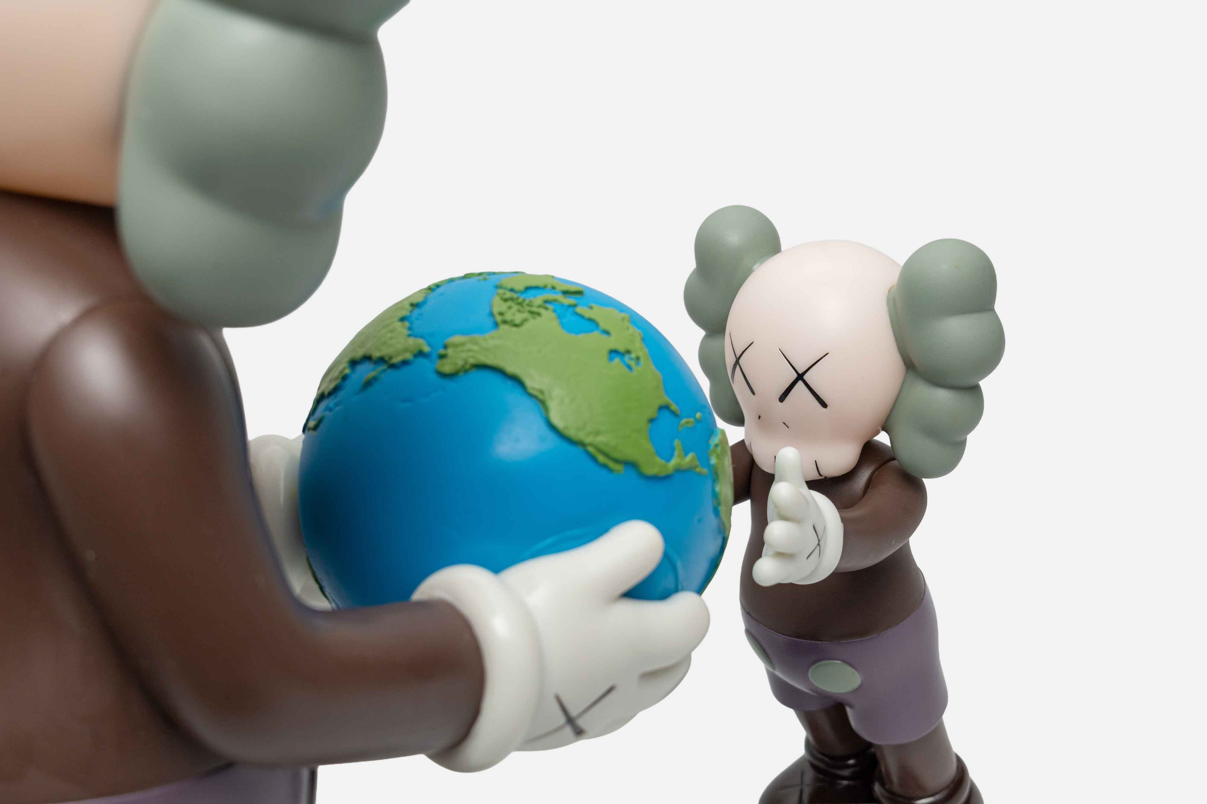 KAWS THE PROMISE VYNIL FIGURE BROWN