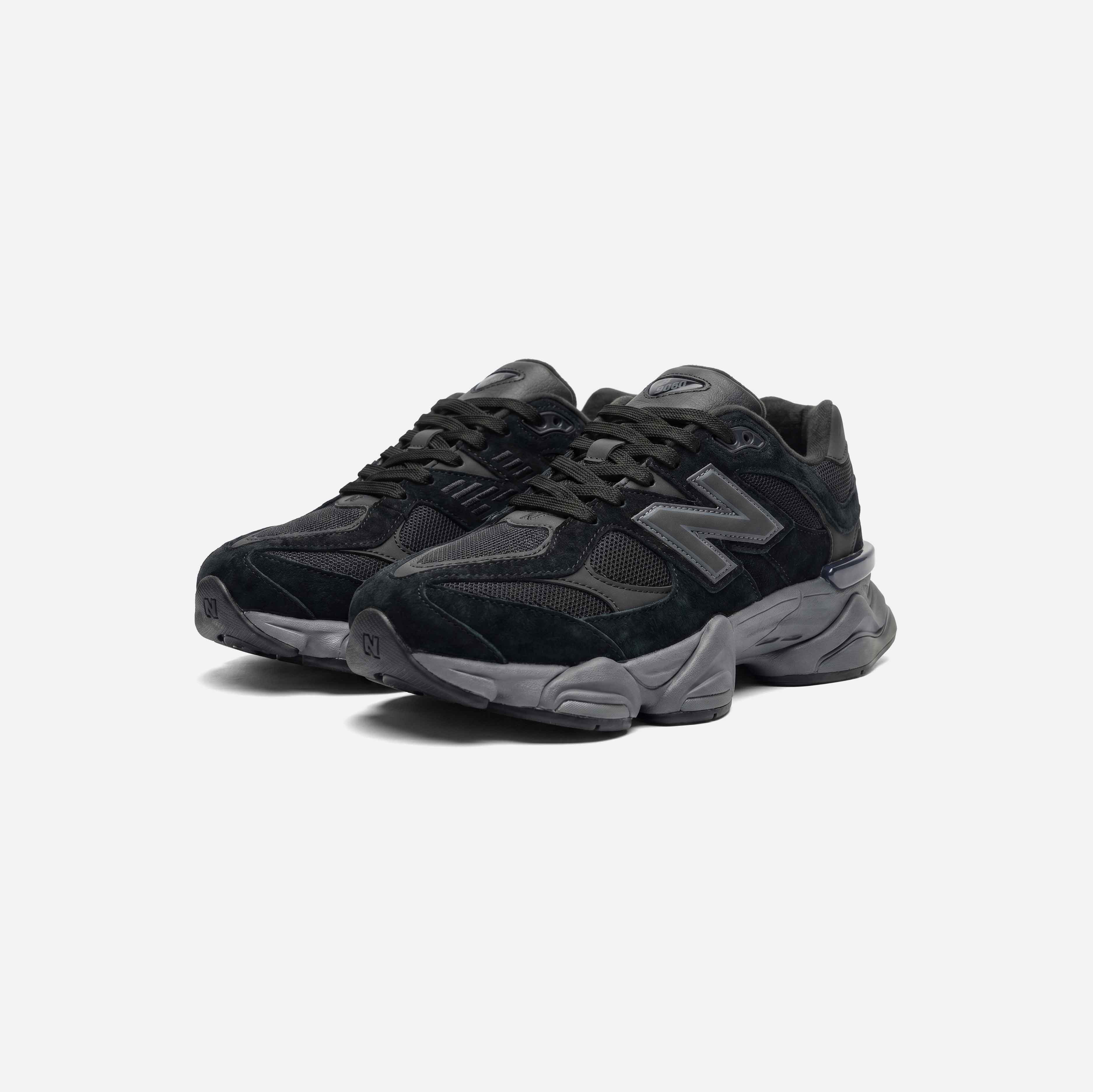 NEW BALANCE 9060 "MONO BLACK"