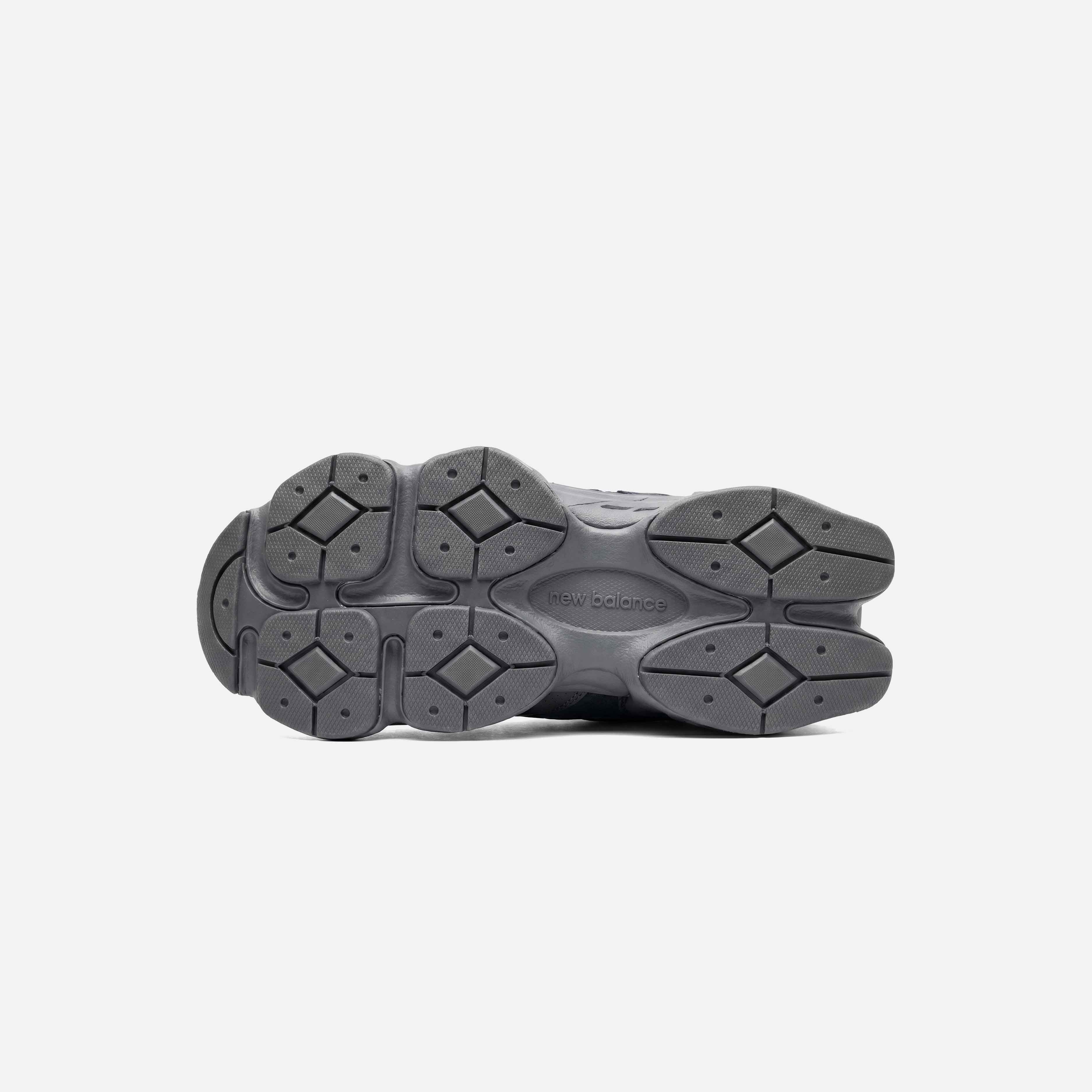 NEW BALANCE 9060 "MONO BLACK"
