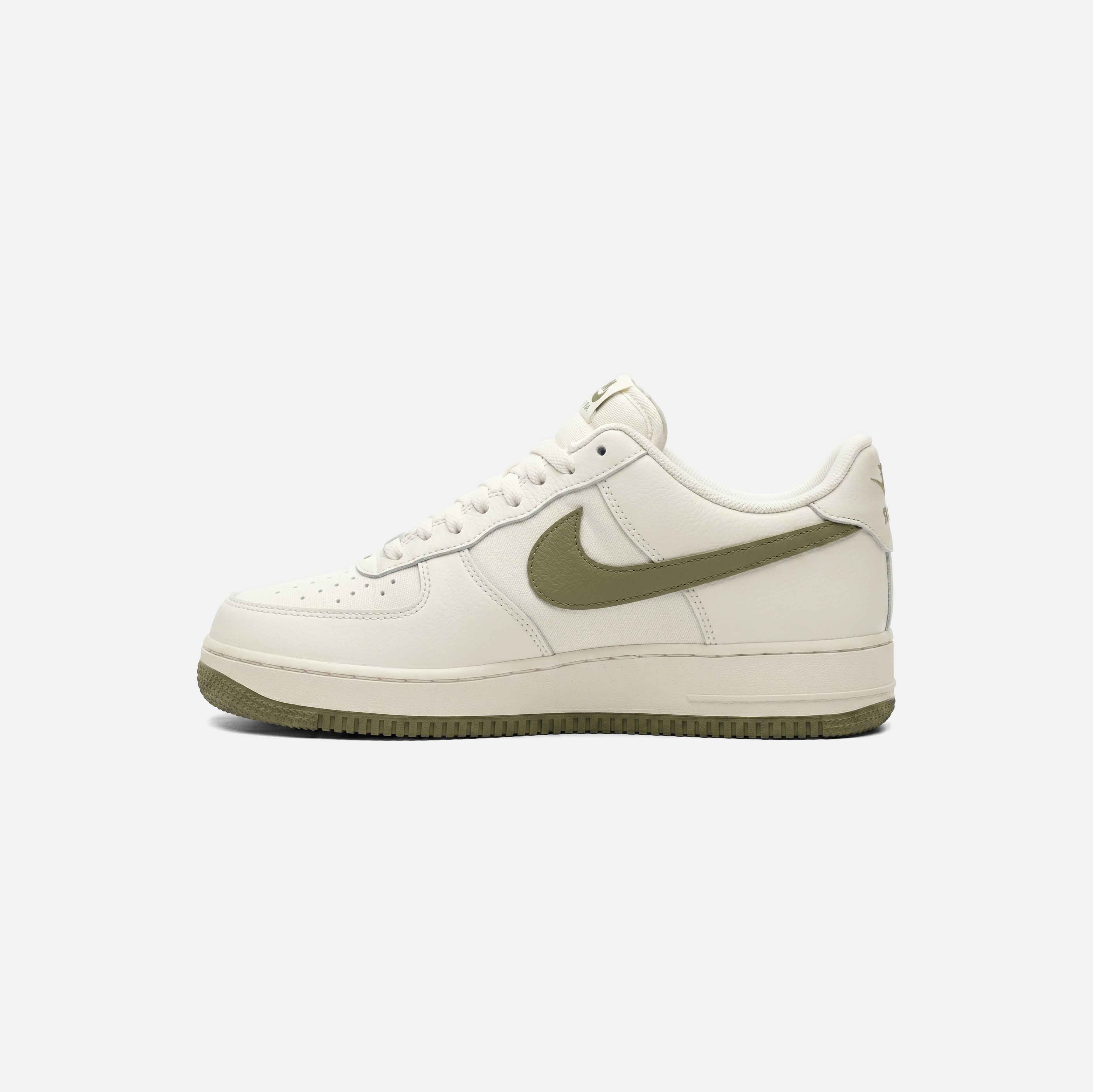 NIKE AIR FORCE 1 "TRAVIS SCOTT OLIVE"