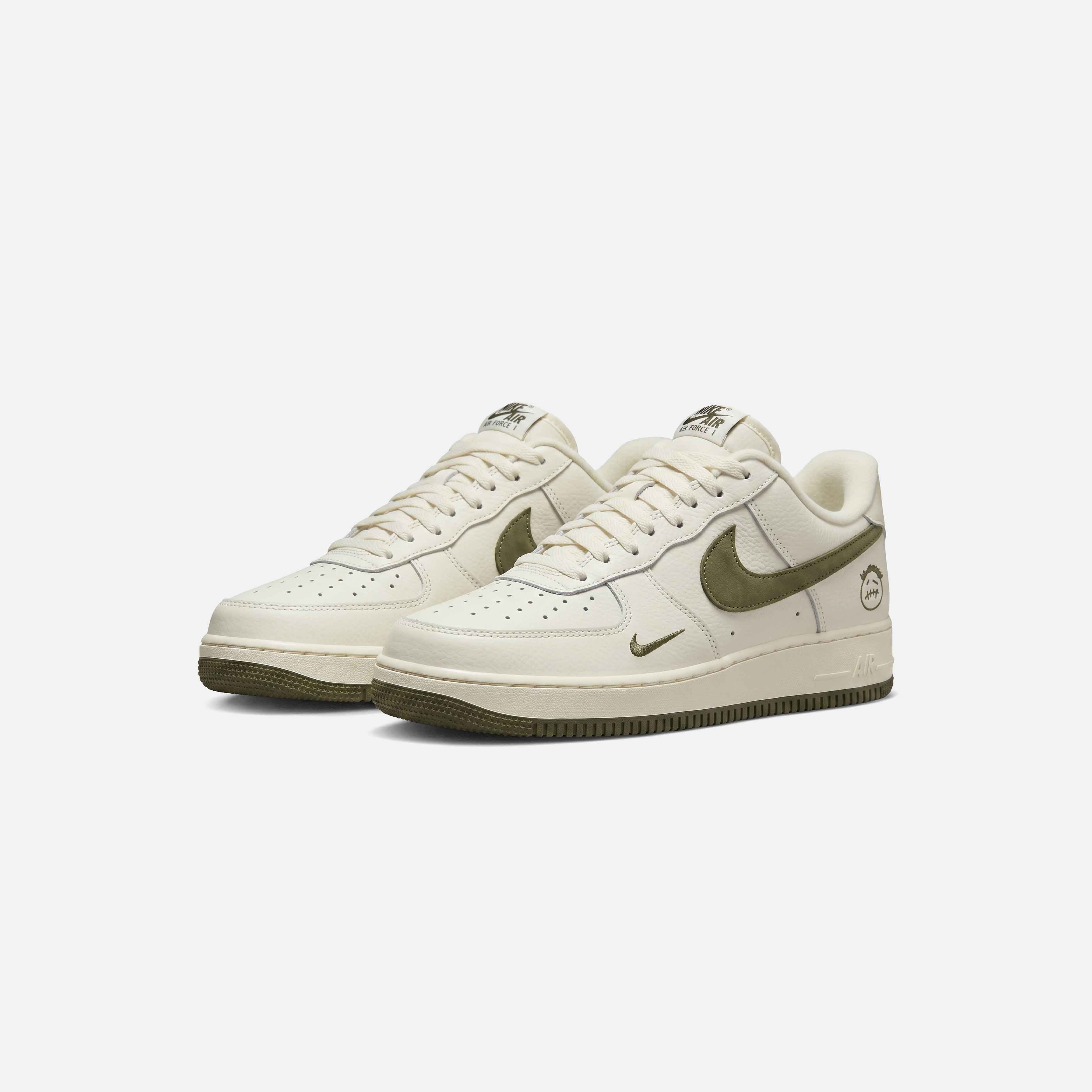 NIKE AIR FORCE 1 "TRAVIS SCOTT OLIVE"