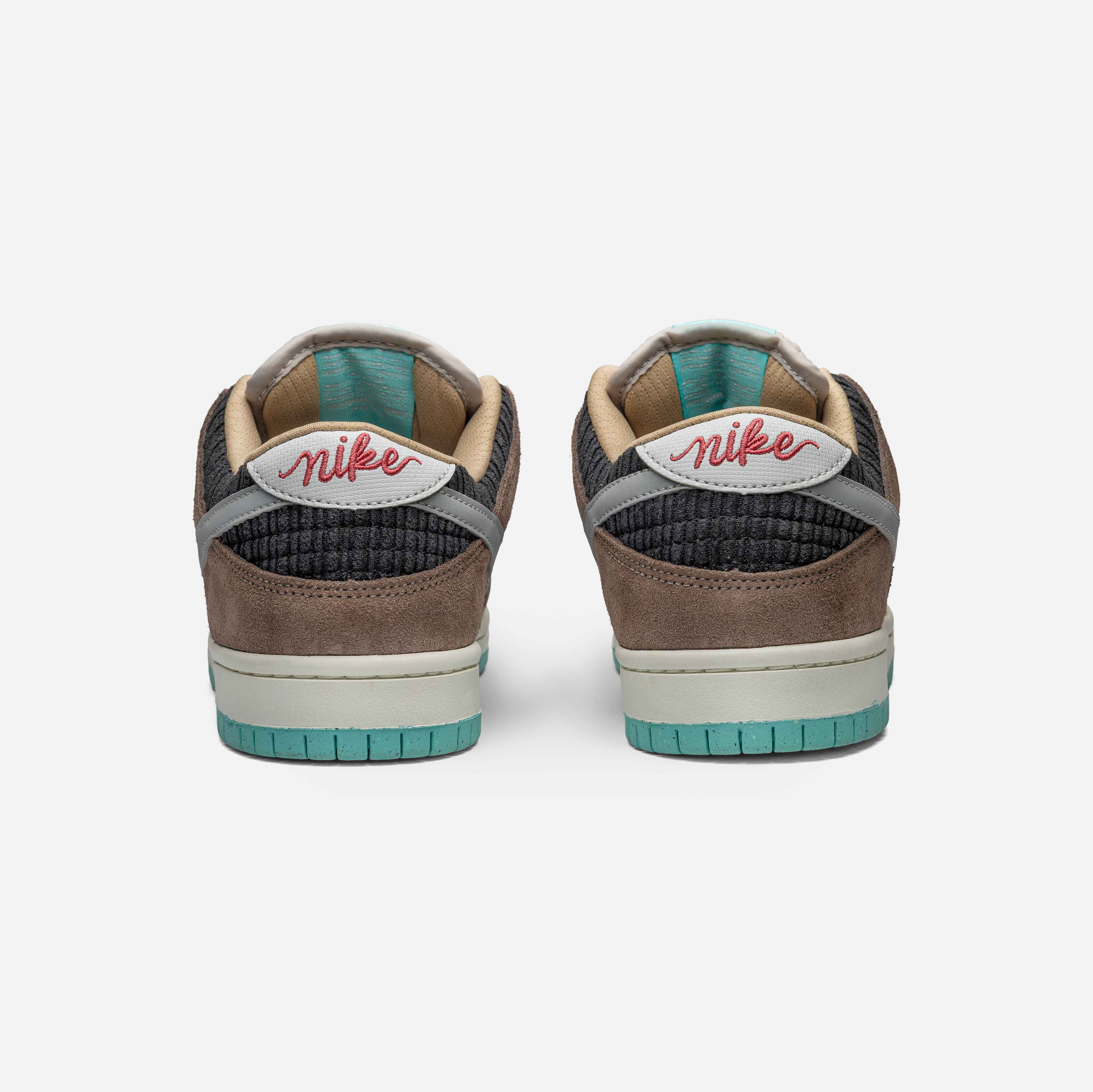 NIKE SB DUNK LOW "BIG MONEY SAVINGS"