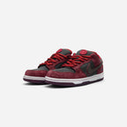 NIKE SB DUNK LOW X RIOT SKATESHOP