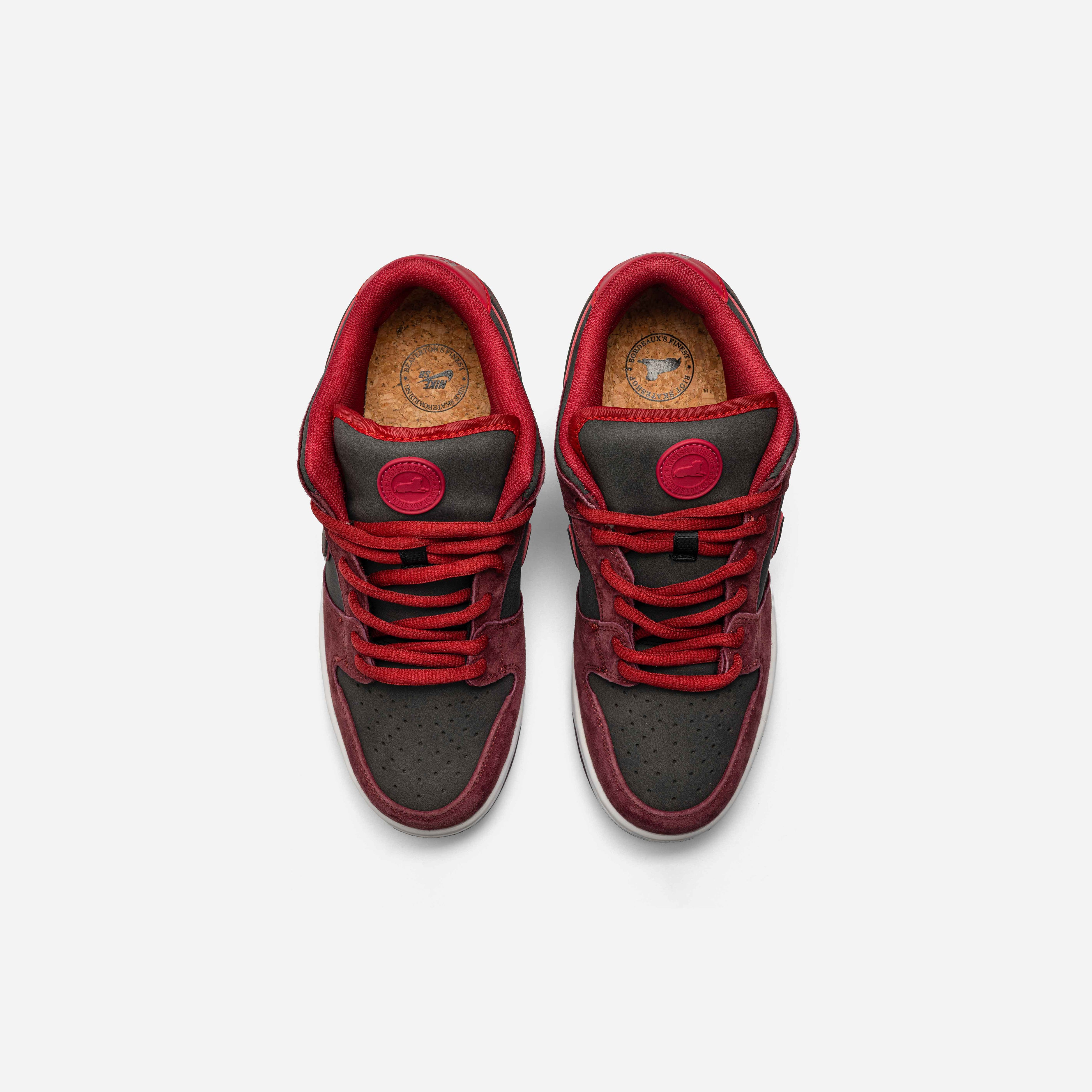 NIKE SB DUNK LOW X RIOT SKATESHOP