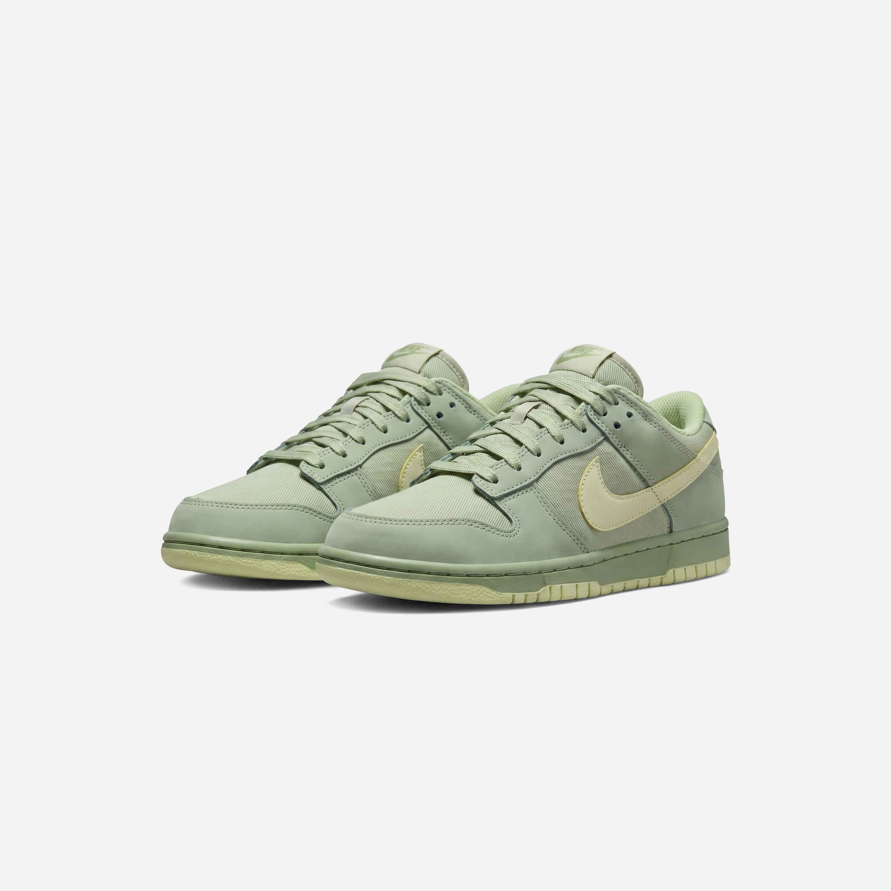 NIKE SB DUNK LOW "OIL GREEN"