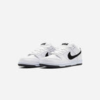 NIKE SB DUNK LOW "WHITE BLACK"