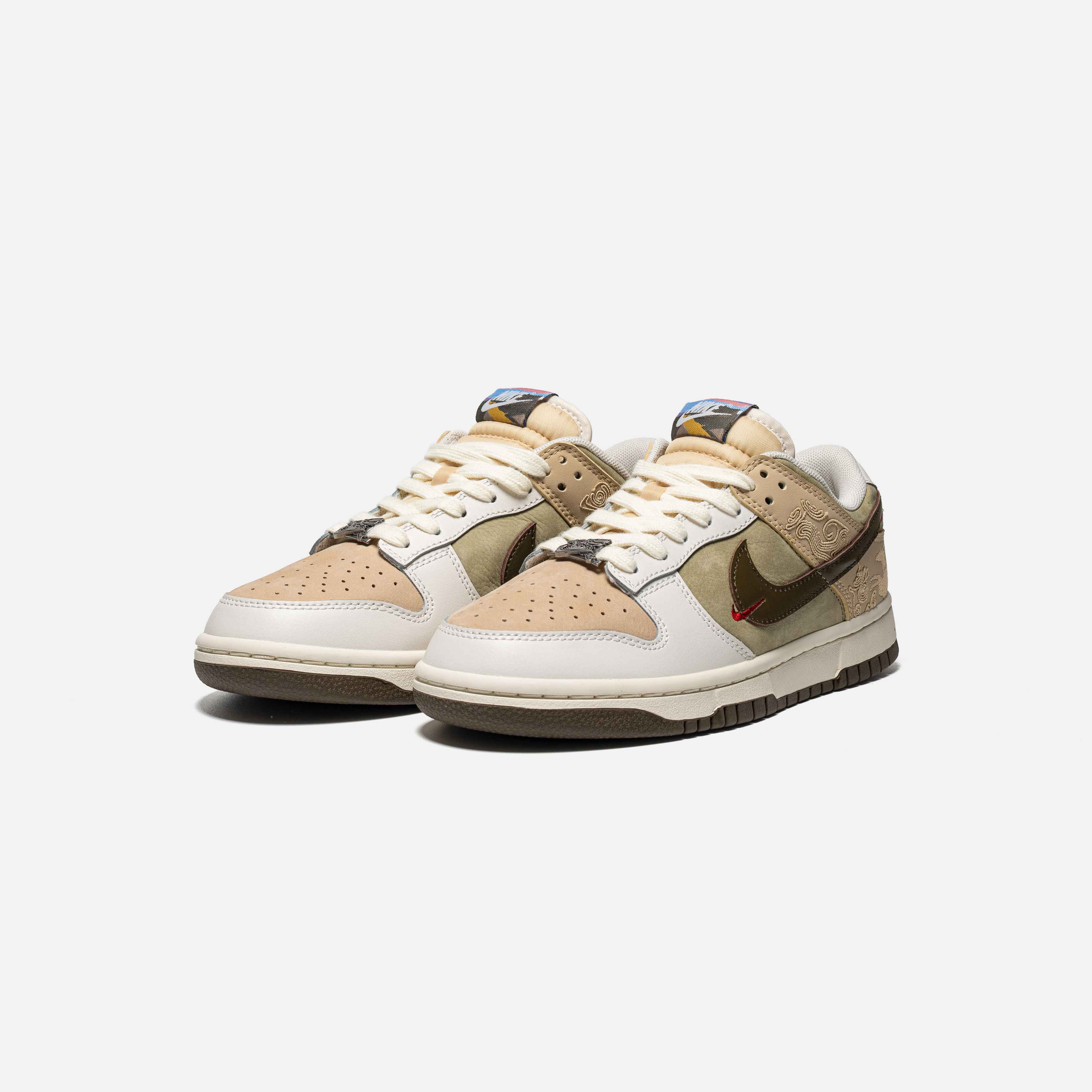 NIKE SB DUNK LOW "PEGASUS PACK LINEN PHANTOM"