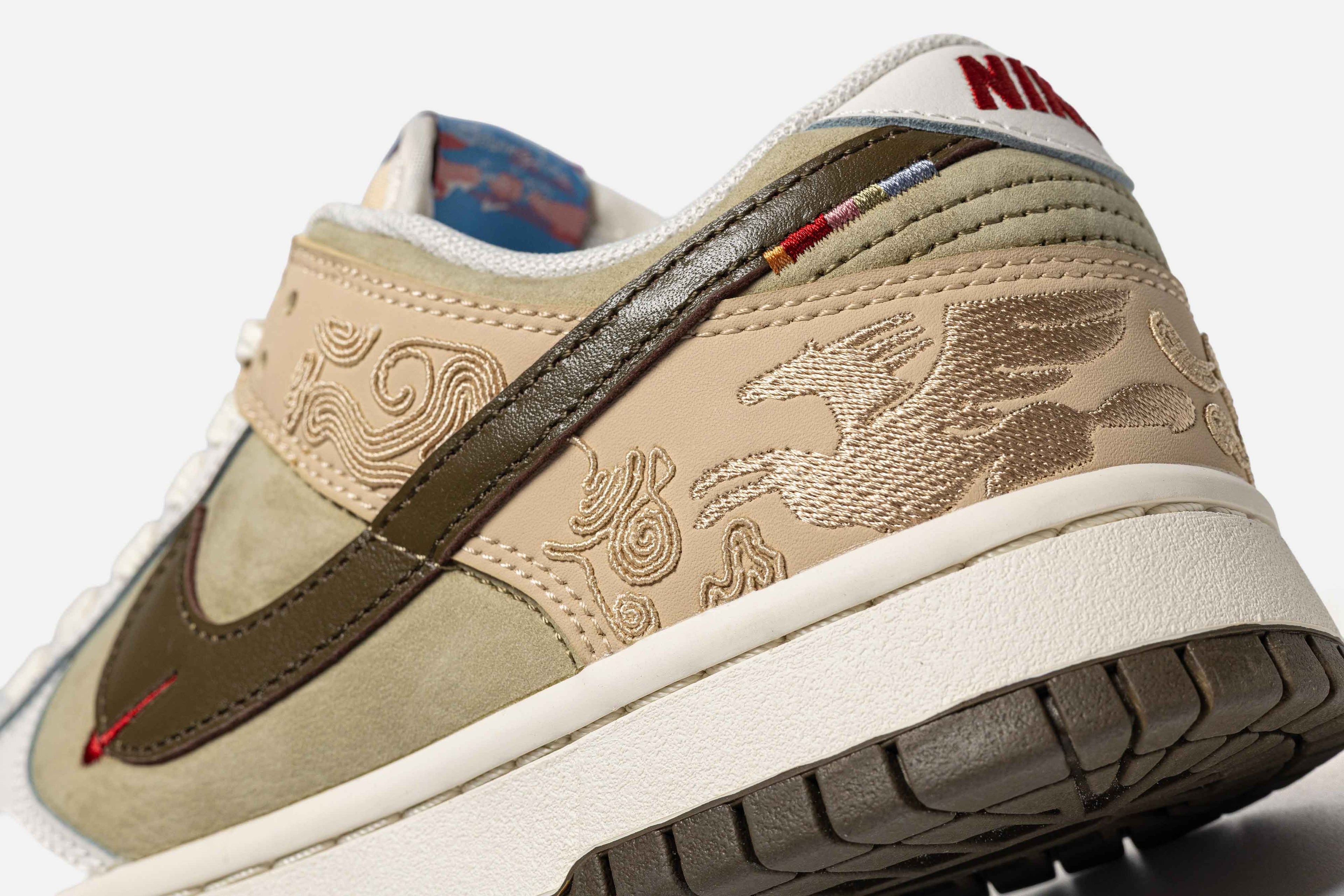 NIKE SB DUNK LOW "PEGASUS PACK LINEN PHANTOM"